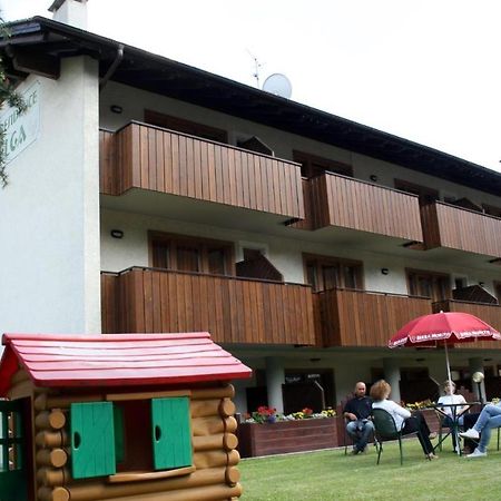 Elga Residence - Relax In Alta Valtellina - Bormio Valdisotto Bagian luar foto
