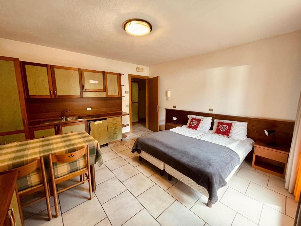 Elga Residence - Relax In Alta Valtellina - Bormio Valdisotto Bagian luar foto