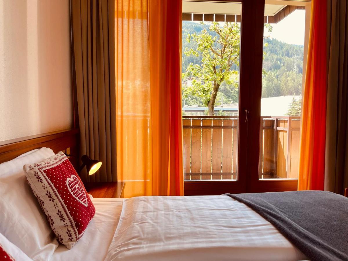 Elga Residence - Relax In Alta Valtellina - Bormio Valdisotto Bagian luar foto