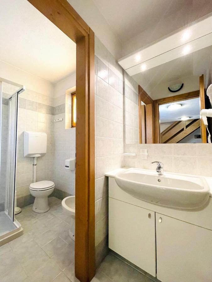Elga Residence - Relax In Alta Valtellina - Bormio Valdisotto Bagian luar foto